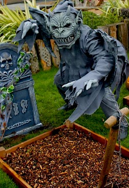 halloween human statue hire UK