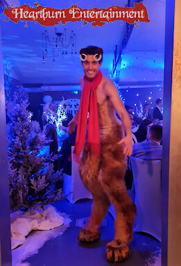 hire narnia stilt walkers